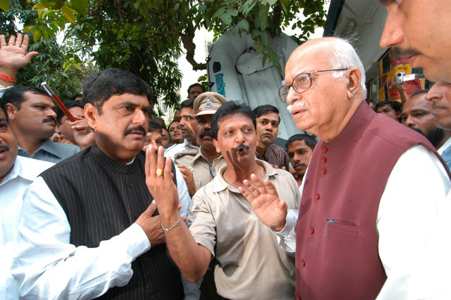 तस्वीरों में दिवंगत गोपीनाथ मुंडे का राजनीतिक सफर