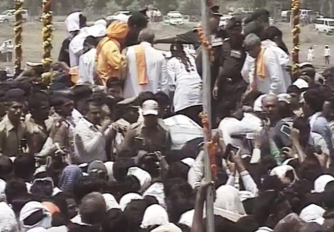 तस्वीरों में देखिए, गोपीनाथ मुंडे की अंतिम यात्रा