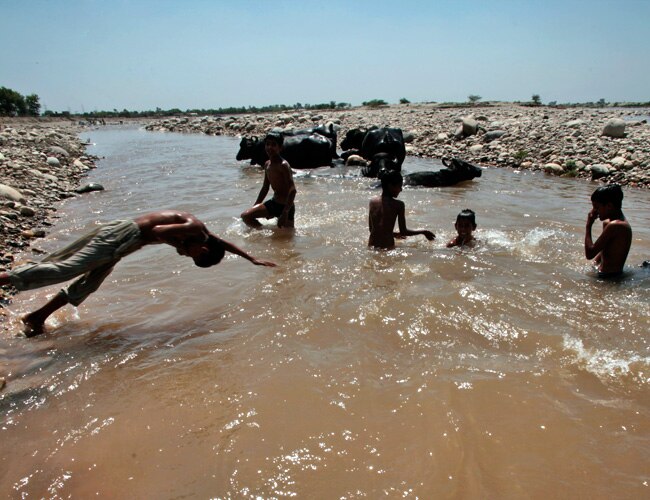 ताकत दिखाती गर्मी  का बवाल...जिंदगी बेहाल