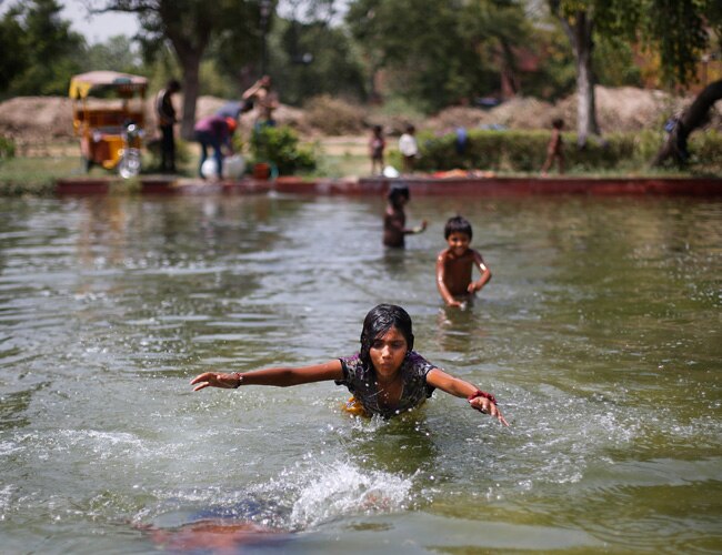 ताकत दिखाती गर्मी  का बवाल...जिंदगी बेहाल