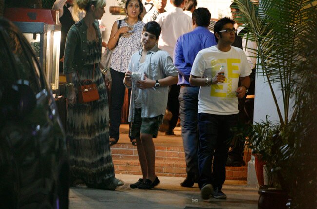 'हॉलीडे' मूड में आए सोनाक्षी सिन्‍हा, अक्षय कुमार