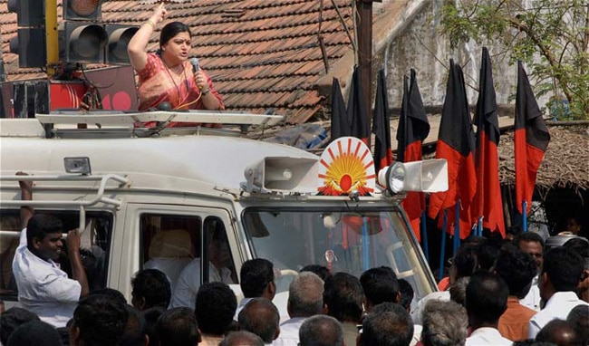 तस्वीरों में जानिए साउथ की अभिनेत्री खुशबू को