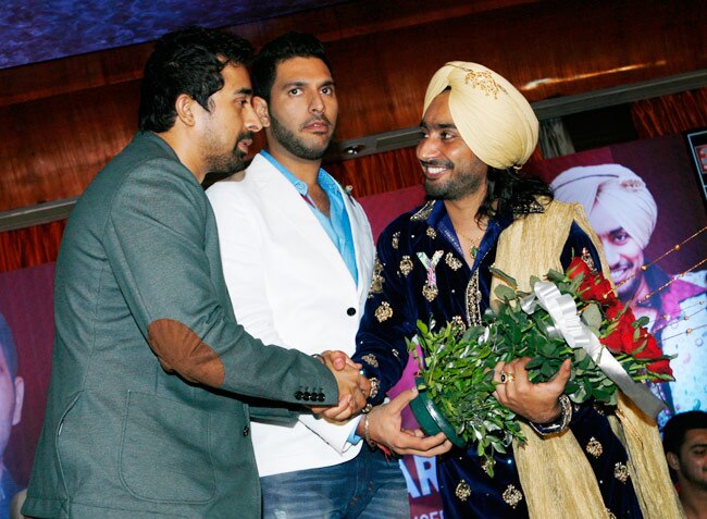 फिर गीता बसरा के साथ नजर आए हरभजन सिंह...