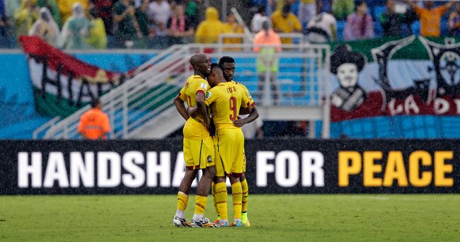 FIFA WC 2014: तस्वीरों में मेक्सिको और कैमरून का शानदार मैच...