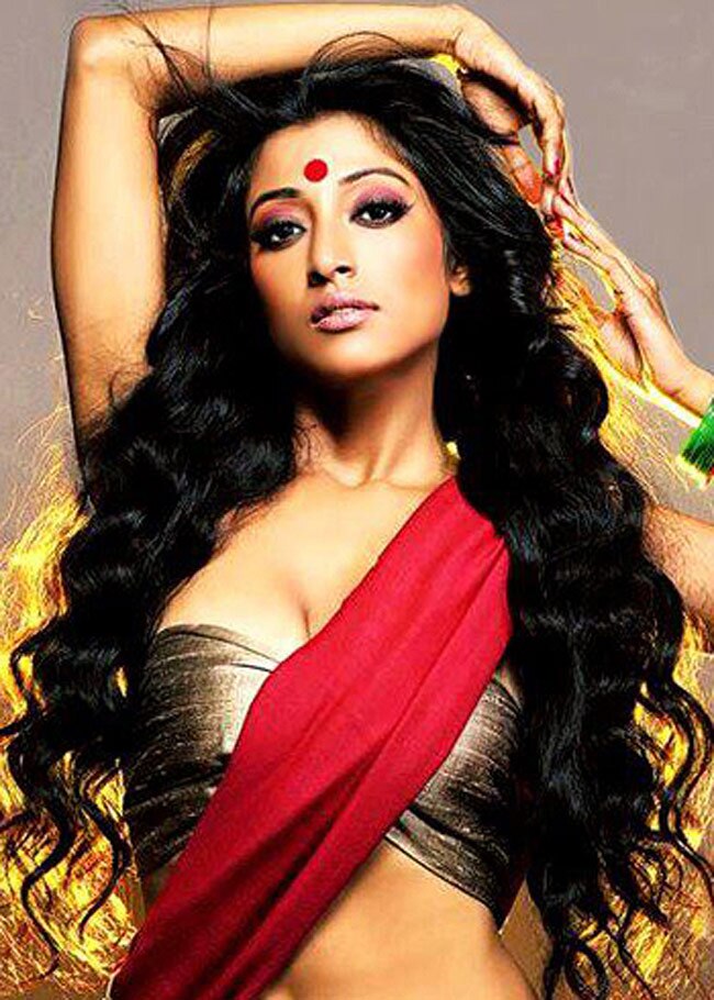 'हेट स्‍टोरी' को और भी हॉट बनाएंगी सुरवीन...