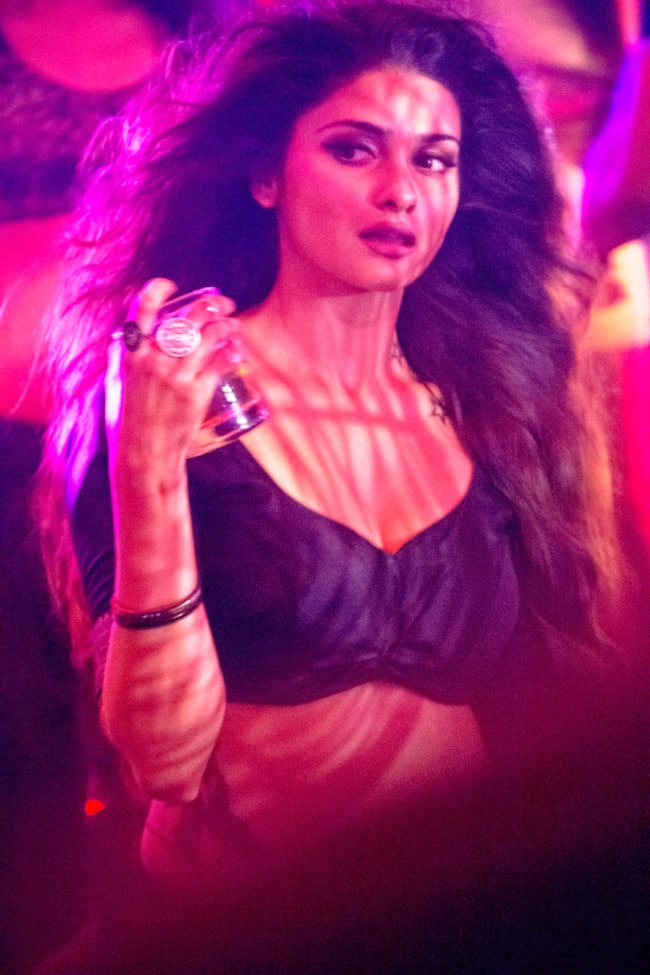 'एक विलेन' की 'एक आइटम गर्ल' प्राची देसाई