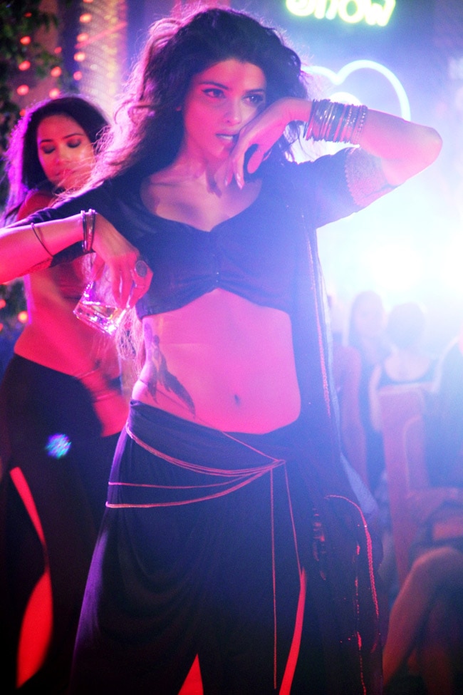 'एक विलेन' की 'एक आइटम गर्ल' प्राची देसाई