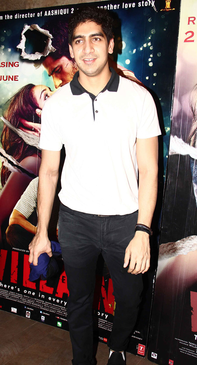 फिल्म 'एक विलेन' की स्क्रीनिंग पर सितारों का मेला