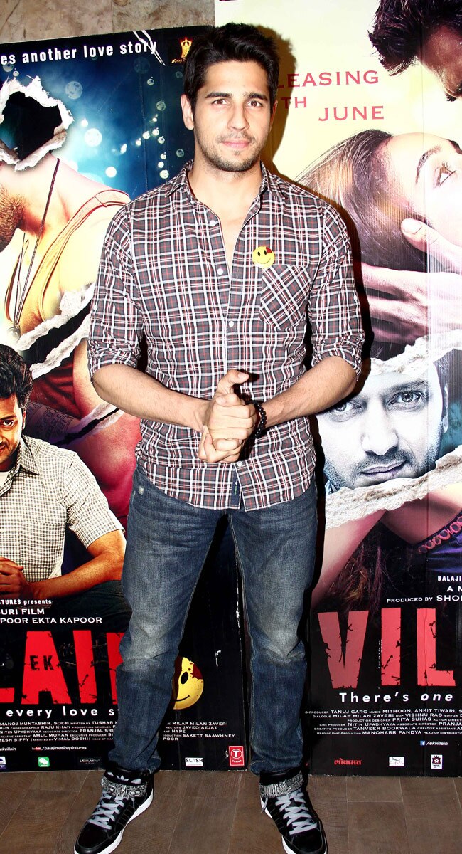 फिल्म 'एक विलेन' की स्क्रीनिंग पर सितारों का मेला