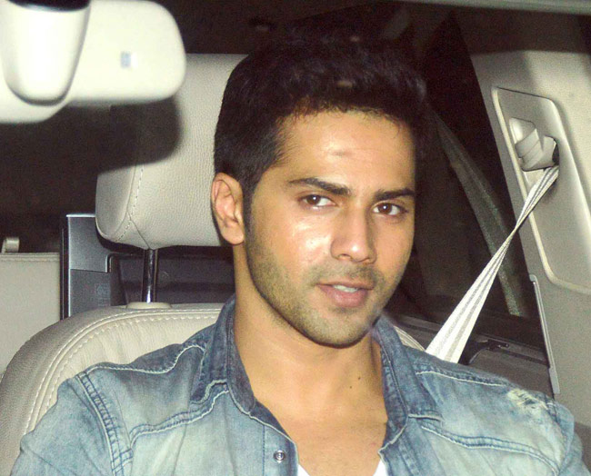 फिल्म 'एक विलेन' की स्क्रीनिंग पर सितारों का मेला