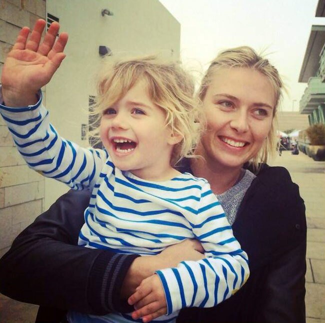 टेनिस ही नहीं, खूबसूरती की भी मलिका हैं शारापोवा