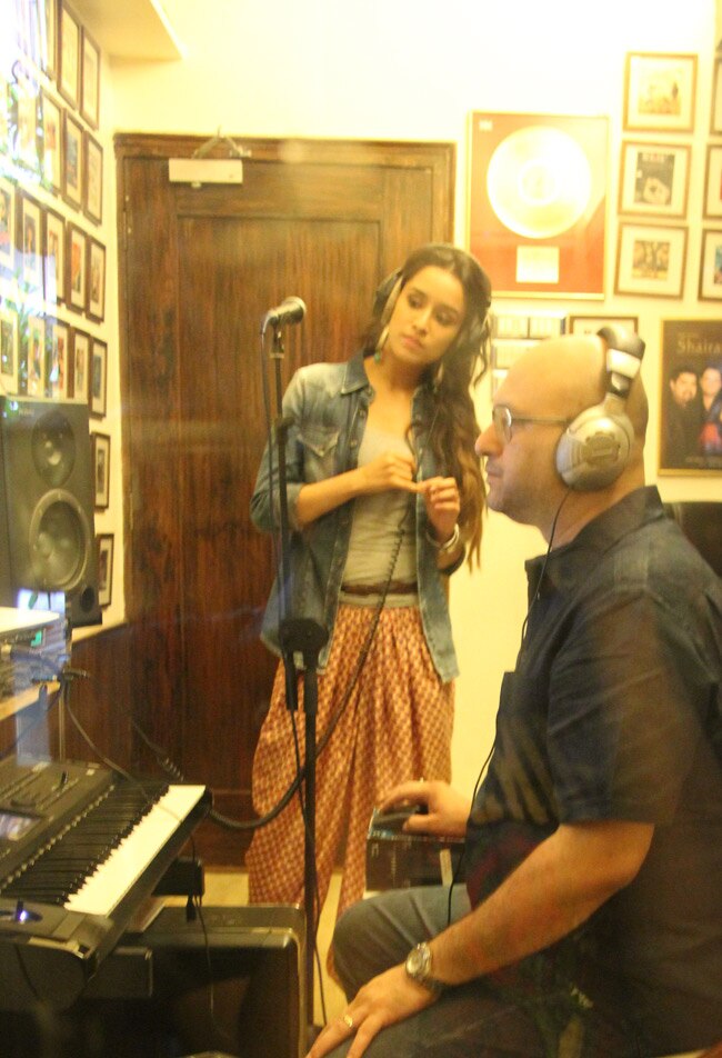 एक्टिंग के बाद अब सुरों की दुनिया में श्रद्धा कपूर