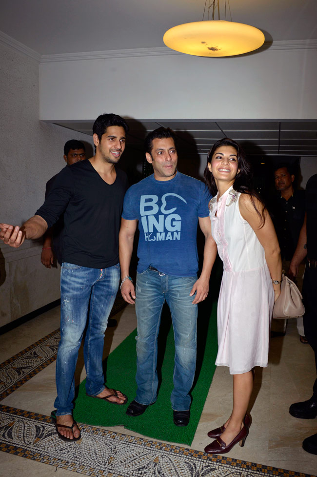 'एक विलेन' की सक्सेस पार्टी में पहुंचे 'दबंग' सलमान खान