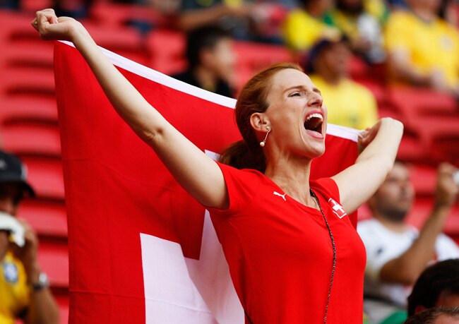 फीफा वर्ल्ड कप 2014: रंग-रंगीले फैन्स ने बढ़ाई रौनक