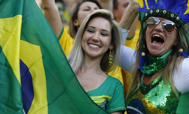 फीफा वर्ल्ड कप 2014: रंग-रंगीले फैन्स ने बढ़ाई रौनक