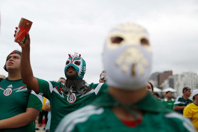 फीफा वर्ल्ड कप 2014: रंग-रंगीले फैन्स ने बढ़ाई रौनक