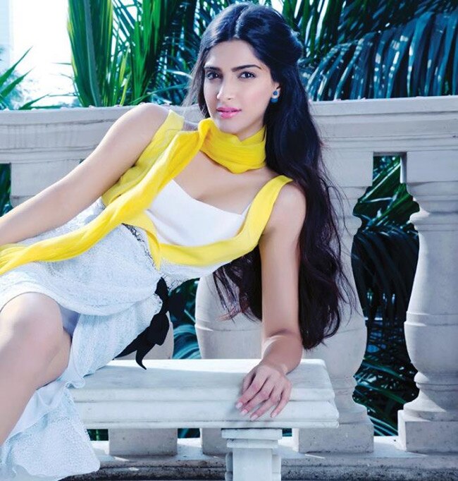 Happy Birthday साेनम कपूर, खूबसूरती और स्‍टाइल का कॉकटेल है सोनम