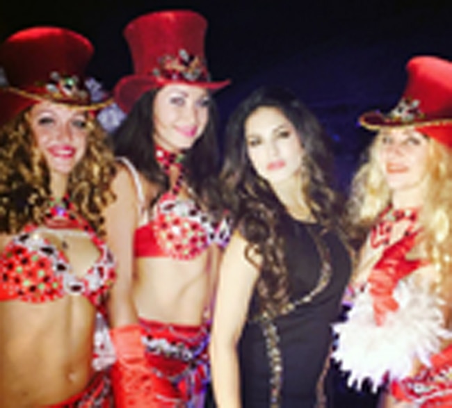 नए साल में अपनी इन अदाओं से सनी लियोन उड़ाएंगी सबके होश