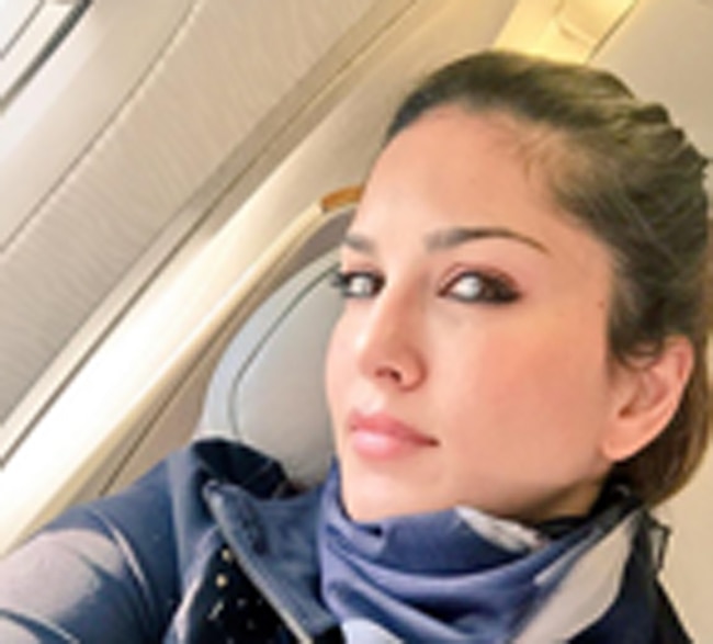 नए साल में अपनी इन अदाओं से सनी लियोन उड़ाएंगी सबके होश