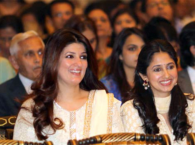 इन बहनों ने बॉलीवुड में जमाया रंग