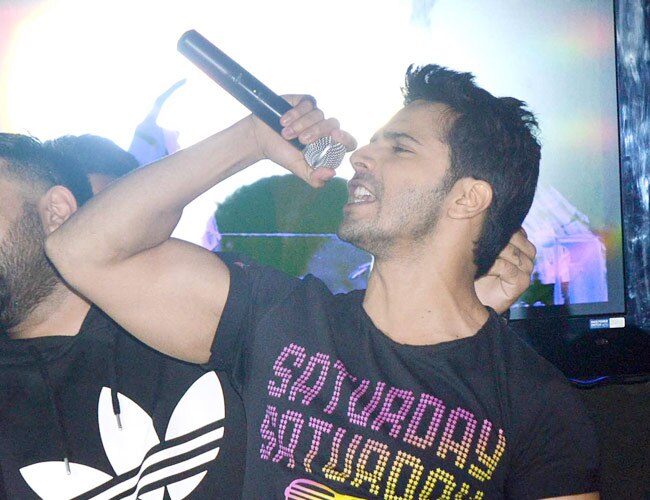 ...जब वरुण धवन बन गए डिस्को जॉकी