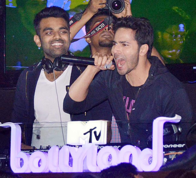 ...जब वरुण धवन बन गए डिस्को जॉकी