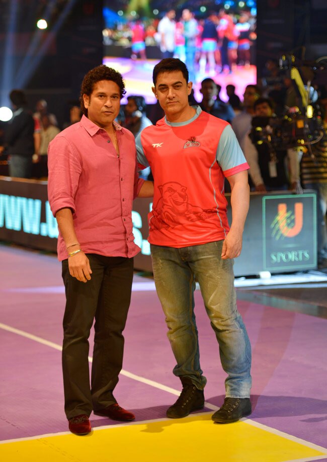 कबड्डी के लिए एक स्टेज पर आए आमिर-शाहरुख