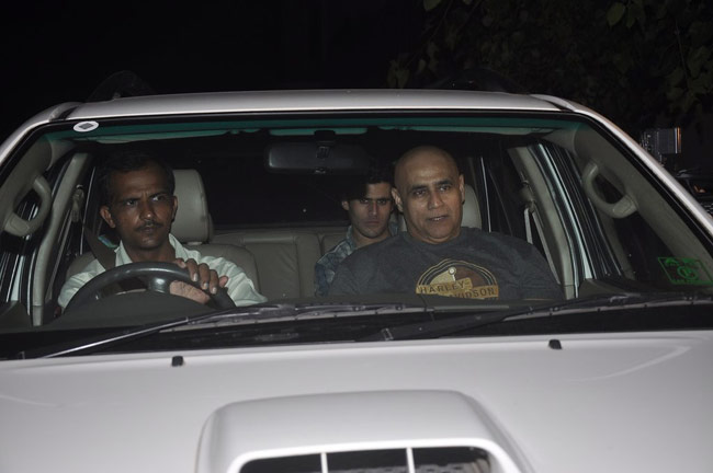 'किक' की स्‍क्रीनिंग में पहुंचे सिद्धार्थ, आलिया और करण जौहर