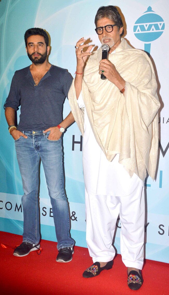 अमिताभ बच्‍चन ने रिलीज की शेखर रवजियानी की हनुमान चालीसा