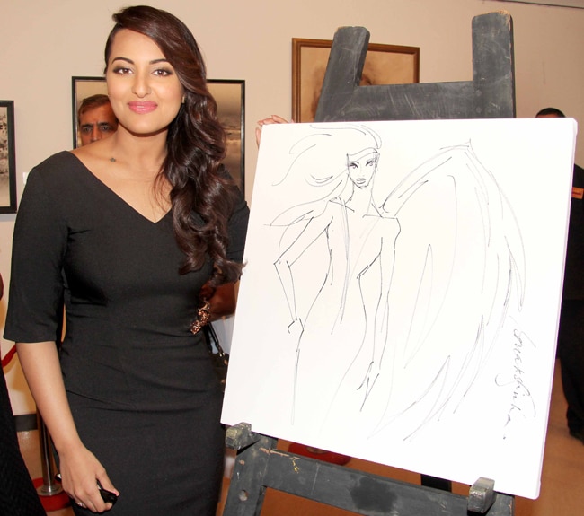 अब सोनाक्षी ने दिखाया अपना पेंटिंग टैलेंट