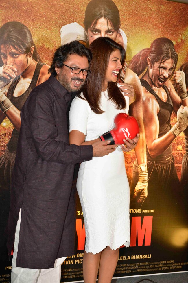 'मैरी कॉम' के ट्रेलर लॉन्च पर ग्लैमरस बॉक्सर का जलवा