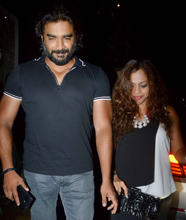 ...जब डिनर डेट पर निकले बॉलीवुड के लव बर्ड्स