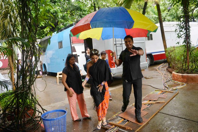 'डॉली की डोली' में 'पॉप रागिनी' मलाइका का First Look