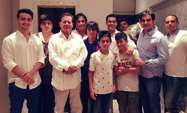 तस्वीरों में देखें सलमान खान की ईद का जश्न