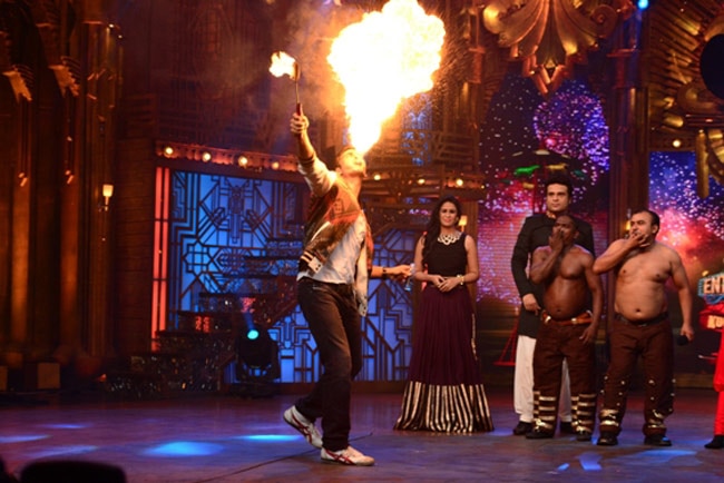 अक्षय-तमन्ना ने टीवी शो पर किया फिल्म 'इंटरटेनमेंट' का प्रमोशन