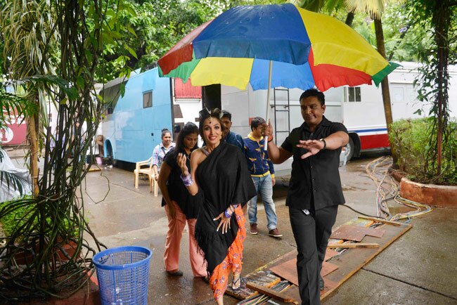 'डॉली की डोली' में 'पॉप रागिनी' मलाइका का First Look