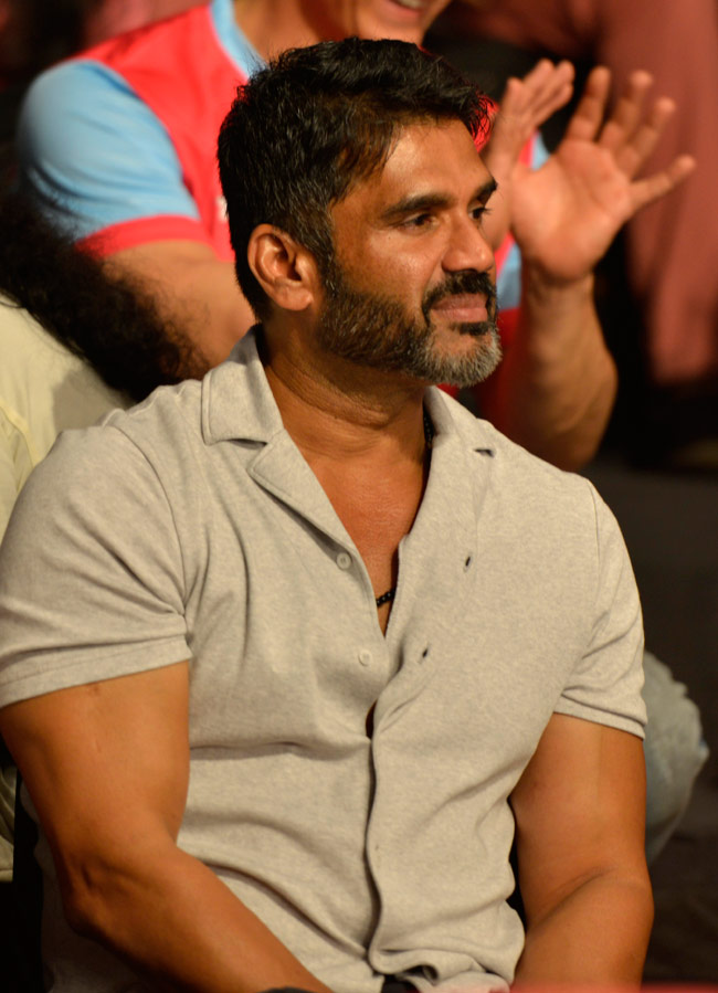 कबड्डी के लिए एक स्टेज पर आए आमिर-शाहरुख