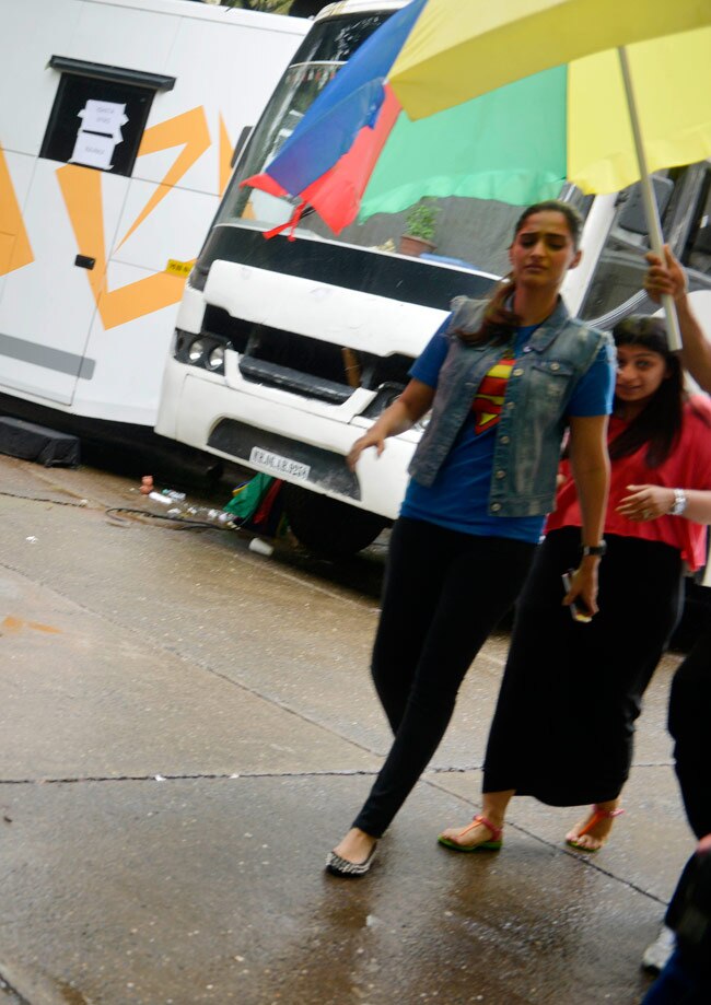 'डॉली की डोली' में 'पॉप रागिनी' मलाइका का First Look