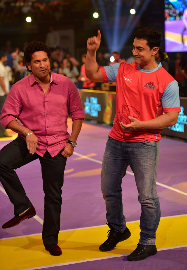 कबड्डी के लिए एक स्टेज पर आए आमिर-शाहरुख