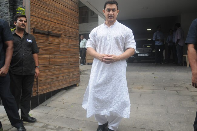 बेटे आजाद के साथ आमिर ने मनाया ईद का जश्‍न