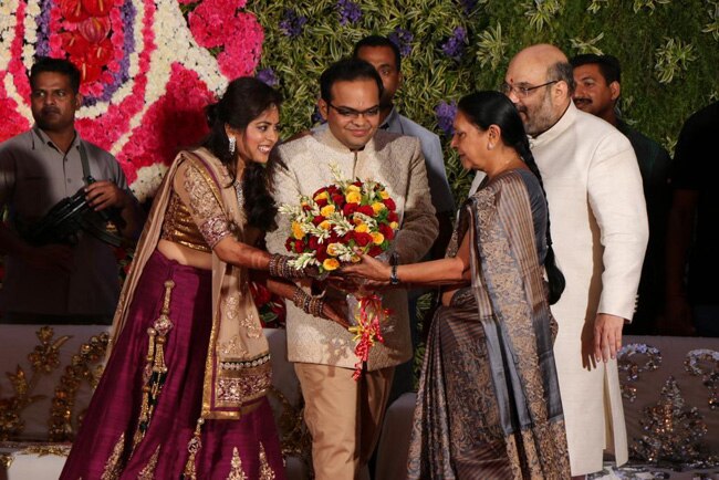तस्‍वीरों में देखिए अमित शाह के बेटे जय की सगाई