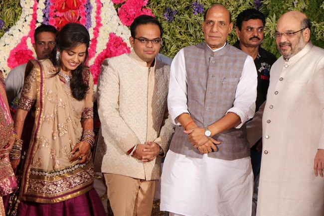 तस्‍वीरों में देखिए अमित शाह के बेटे जय की सगाई