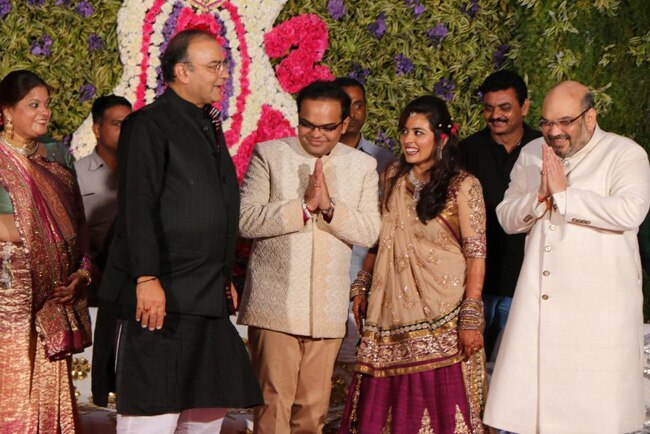 तस्‍वीरों में देखिए अमित शाह के बेटे जय की सगाई