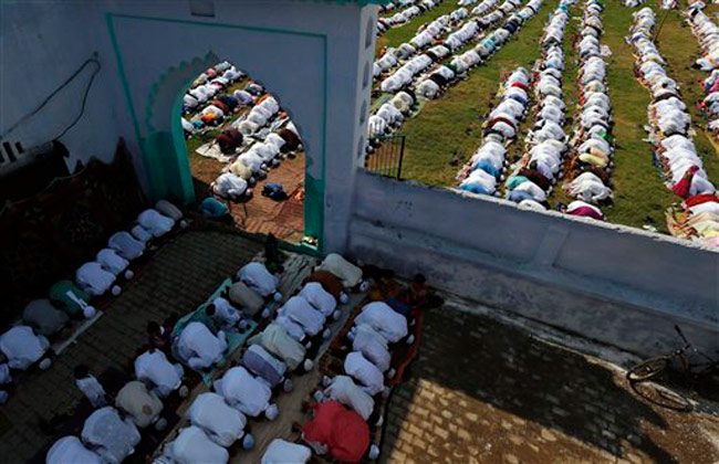 अमन-चैन की दुआ के साथ ईद का जश्‍न और खुशियों के रंग