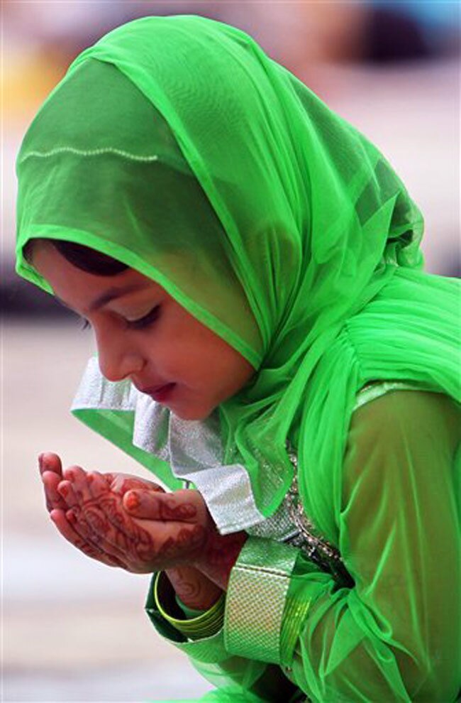 अमन-चैन की दुआ के साथ ईद का जश्‍न और खुशियों के रंग