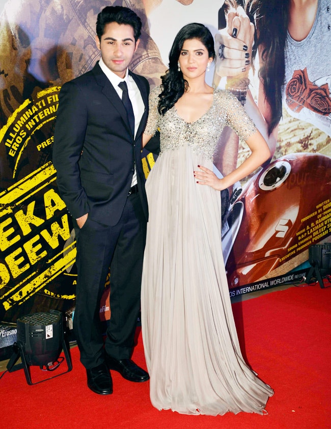 'लेकर हम दीवाना दिल' के प्रीमियर में लगा सितारों का मेला