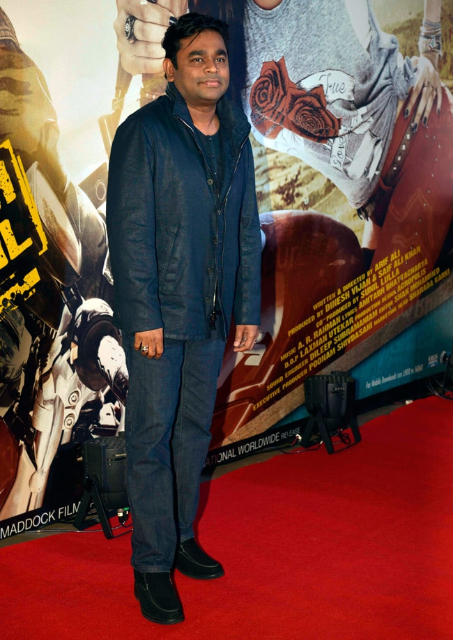 'लेकर हम दीवाना दिल' के प्रीमियर में लगा सितारों का मेला