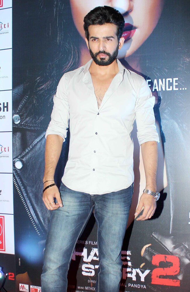 'हेट स्टोरी-2' के प्रमोशन में जुटी फिल्म की स्टारकास्ट