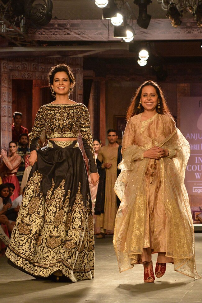 इंडिया इंटरनेशल ज्‍वेलरी वीक में रैंप पर इठलाईं बॉलीवुड की हसीनाएं