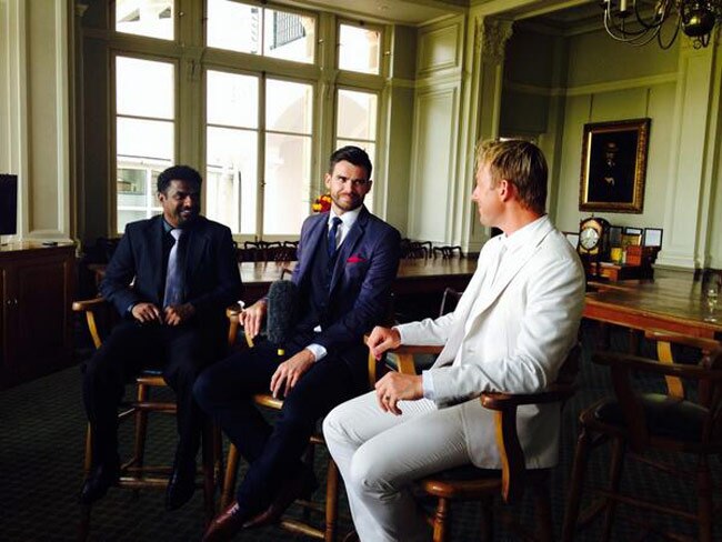 संन्यास के बाद जब तेंदुलकर ने थामा बल्ला और गेंद...